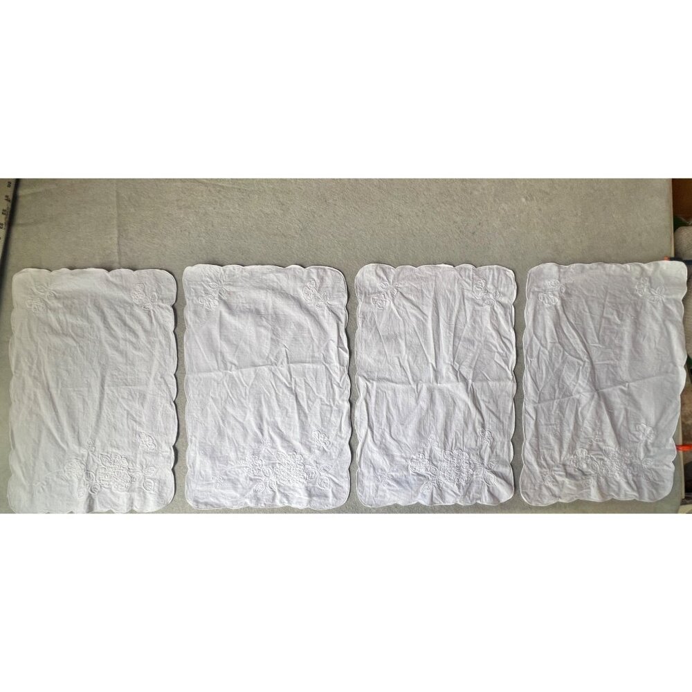 Embroidered Floral Placemats Napkins 17" X 12" White Scalloped Edges Set of 4